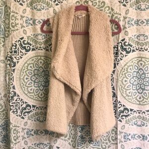 BB Dakota size small Sherpa Teddy Knit Vest
